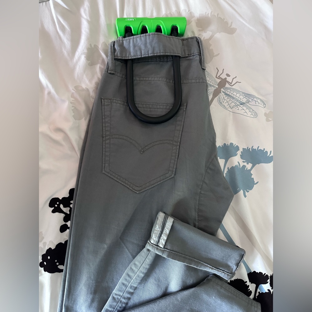 ❤️ Levi’s Commuter Light Grey 32x34 Pants w/ Reflective Inner Piping & U-Lock ❤️